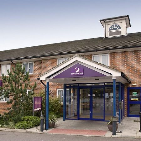 Premier Inn Basildon Rayleigh Exterior foto