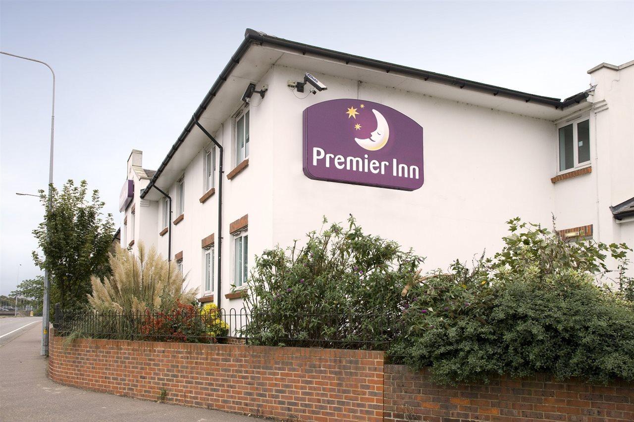 Premier Inn Basildon Rayleigh Exterior foto