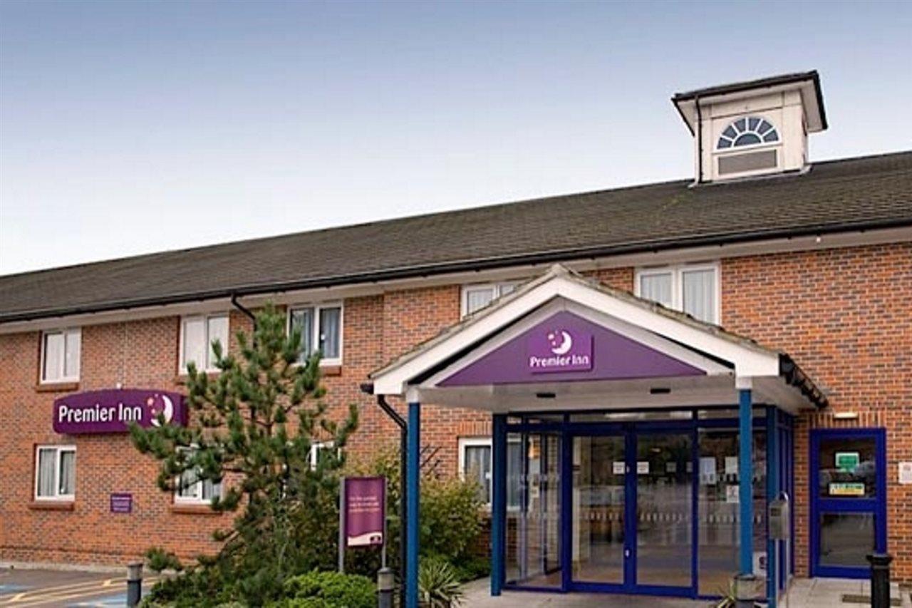 Premier Inn Basildon Rayleigh Exterior foto